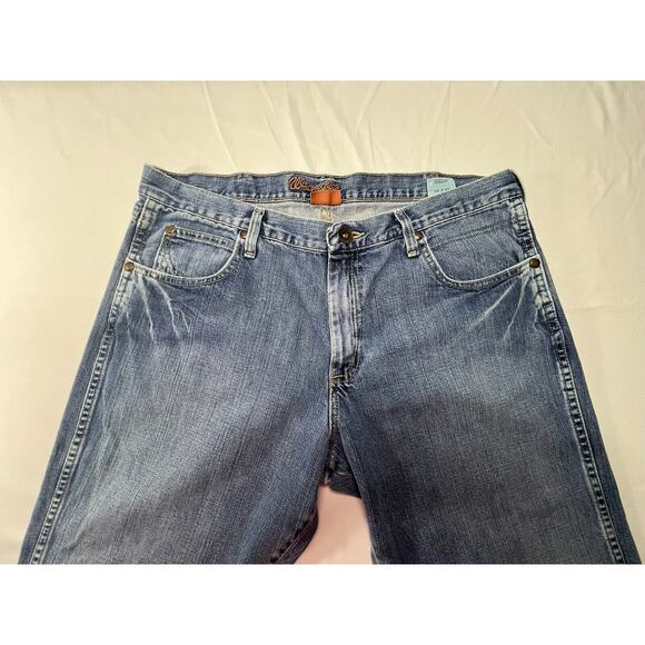 Wrangler Men's Relaxed Bootcut Blue Denim Work Jeans - Size 36x29 *READ* - Picture 3 of 7